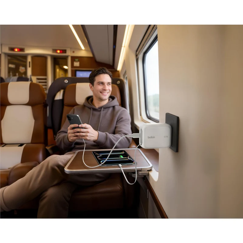 Belkin BoostCharge Pro Retractable GaN Wall Charger 67W