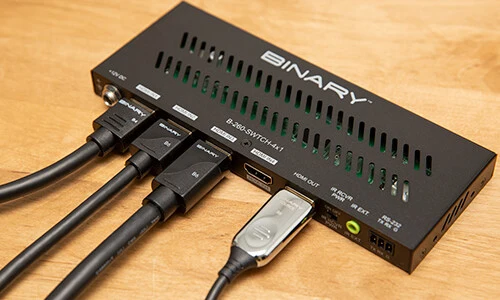 Binary™ 4K HDR Switch mit IR - 4x1