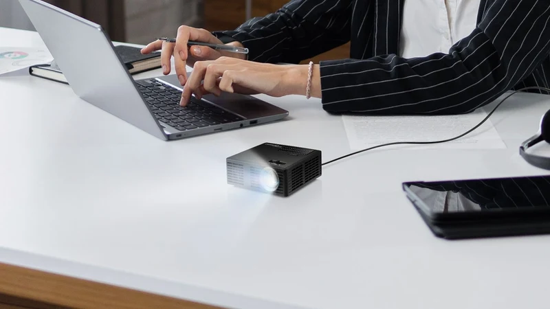 Optoma ML750i - Micro-Portable LED Projektor
