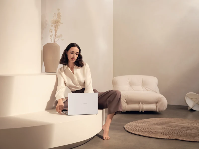 Asus Zenbook 16" OLED Ryzen 9 AI 32GB 1TB Laptop