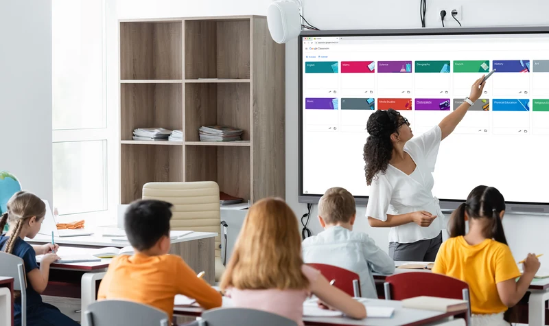CleverTouch Pro Serie 3 – 4K Touch Display mit Android 14