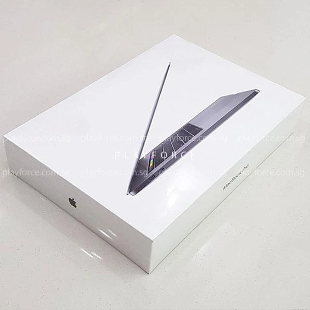 YApple MacBook