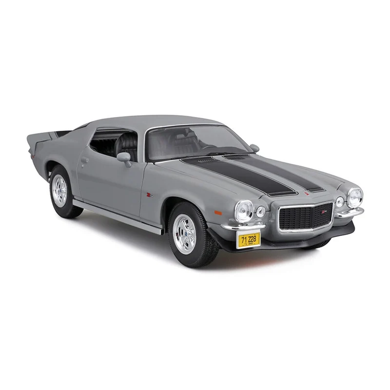 Maisto 1:18 Scale 1971 Chevrolet Camaro Grey Diecast Vehicle Model