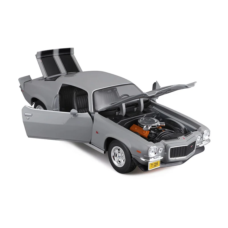 Maisto 1:18 Scale 1971 Chevrolet Camaro Grey Diecast Vehicle Model
