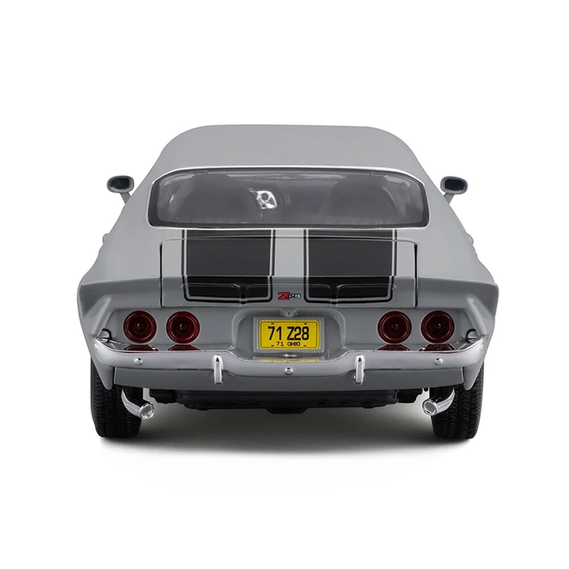 Maisto 1:18 Scale 1971 Chevrolet Camaro Grey Diecast Vehicle Model