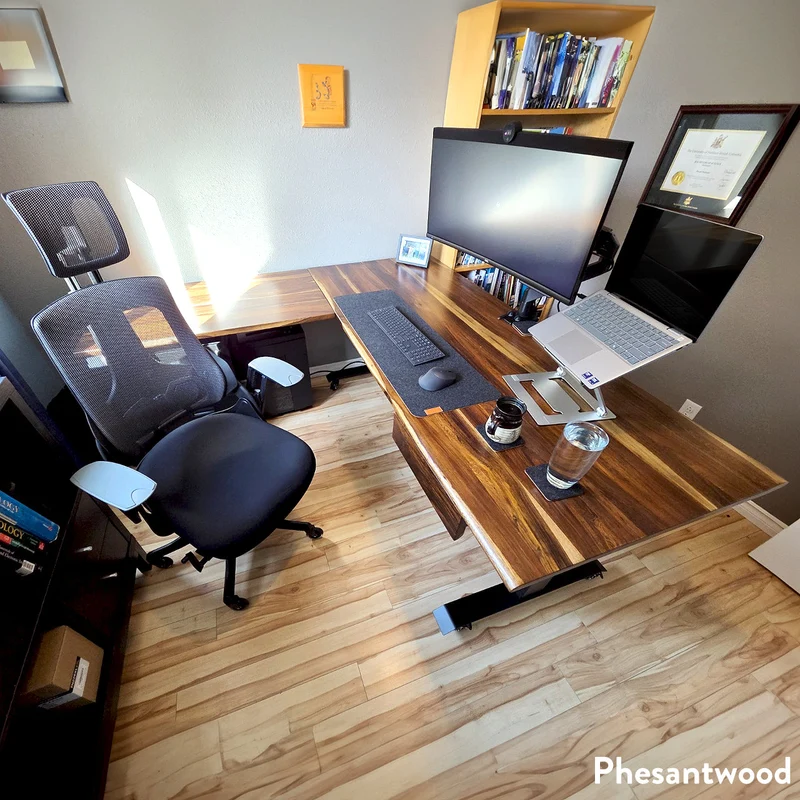 Desky Hardwood L-Shape Sit Stand Desk 150 x 155 cm Walnut / Wheat Top and Wheat Leg