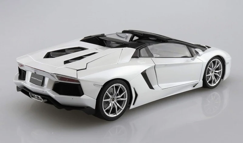 Aoshima 1/24 Lamborghini Aventador LP7004 Roadster 12