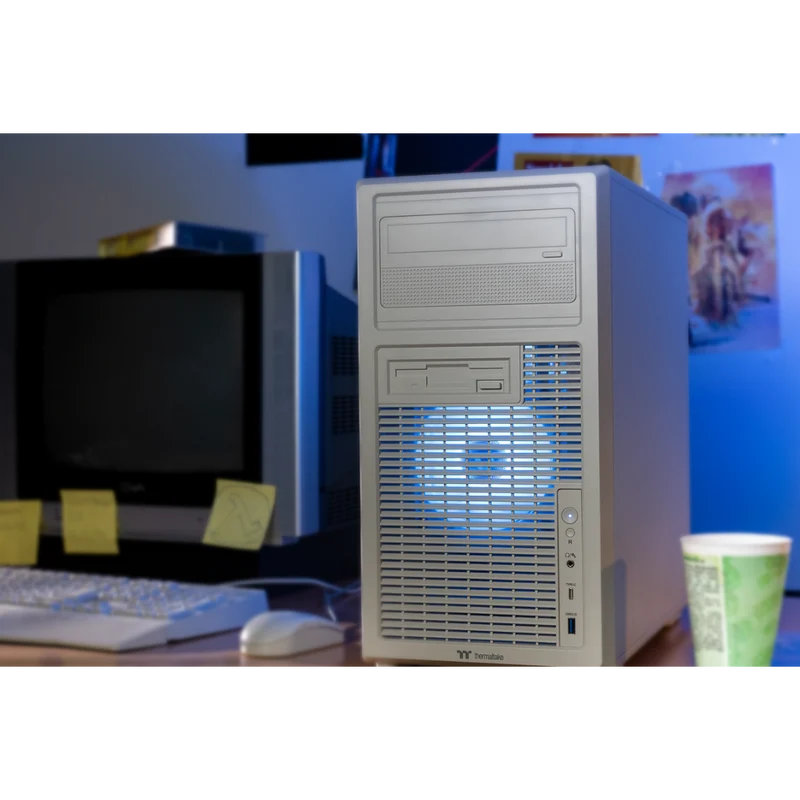 Thermaltake Retro PRO Gaming Desktop PC (AMD 7500F / RTX 5070 / 32GB RAM)