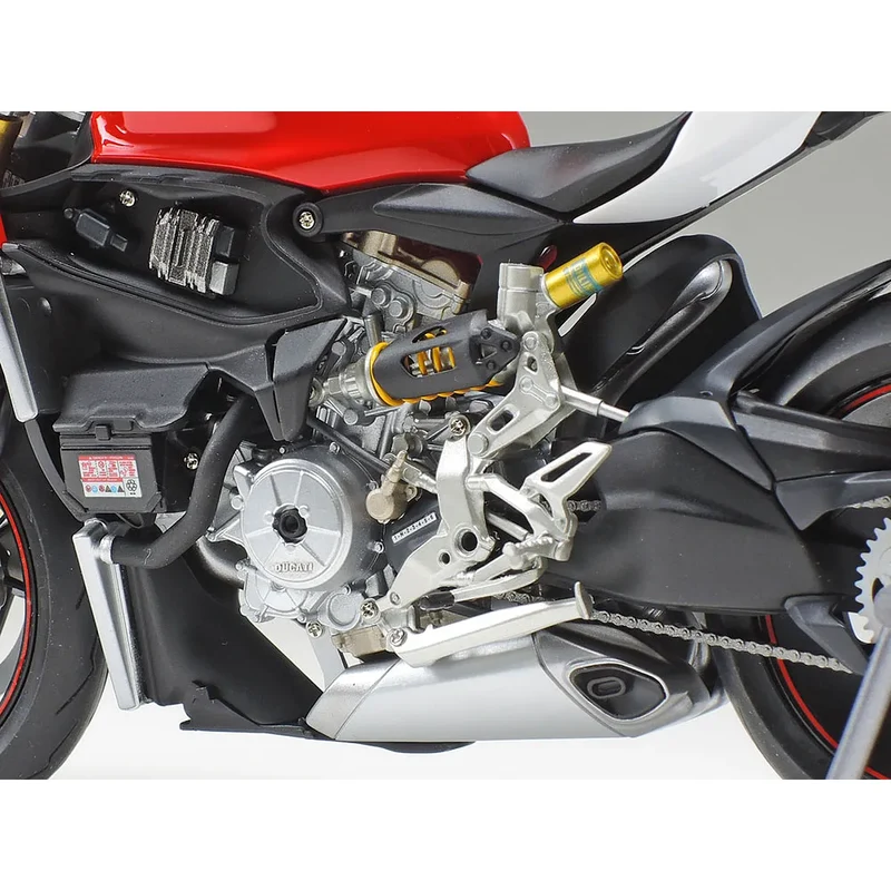 Tamiya 1/12 Ducati 1199 Panigale S Tricolore Motorcycle Scaled Plastic Model Kit