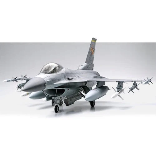 Tamiya 1/32 F16C (Block 50) Fighting Falcon