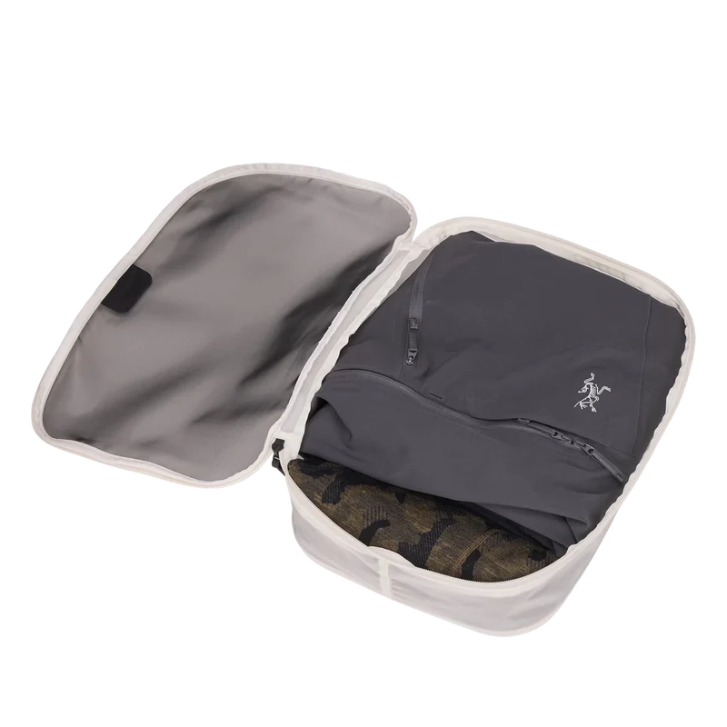 Thule Medium Packing Cube Travel Organiser Bag for Carry-On Luggage in White
