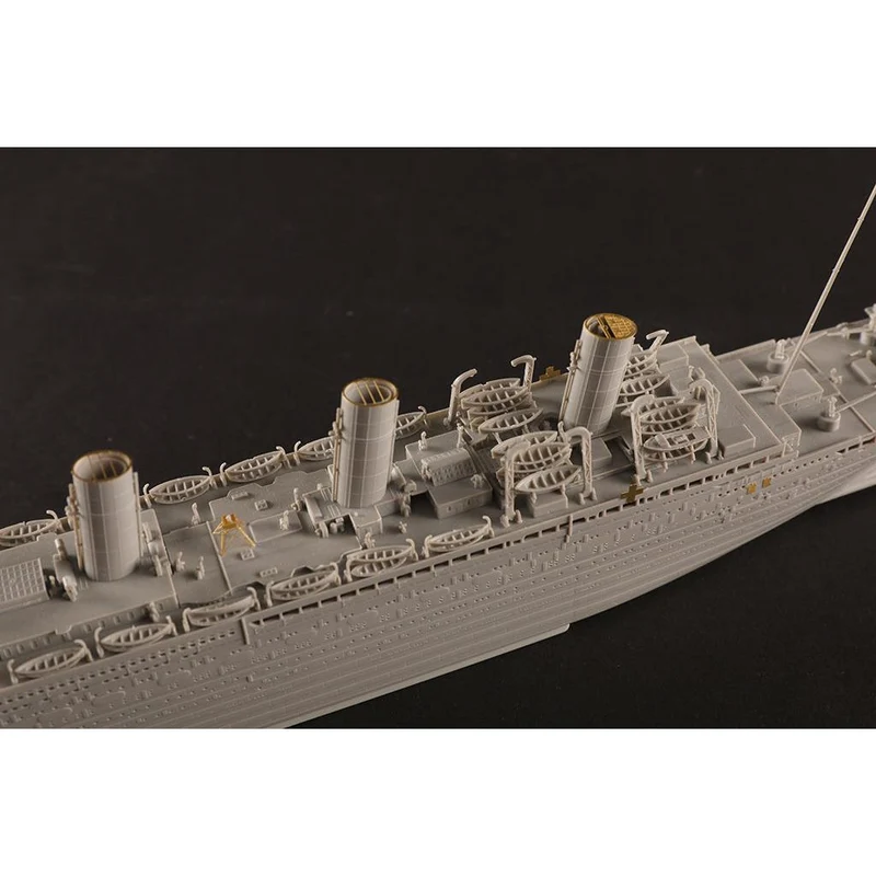 Hobby Boss 1/700 Britanic Plastic Model Kit