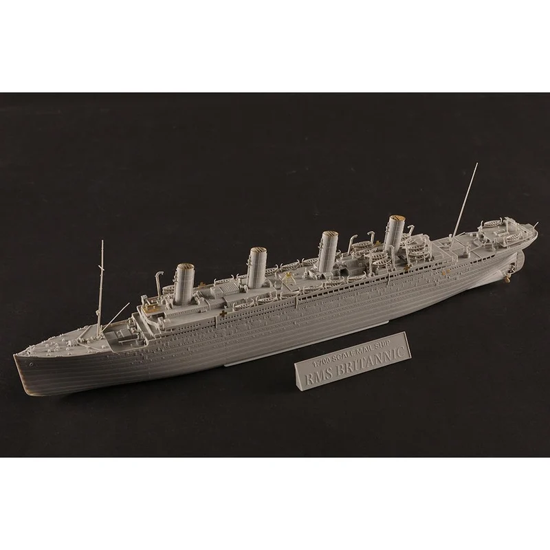 Hobby Boss 1/700 Britanic Plastic Model Kit