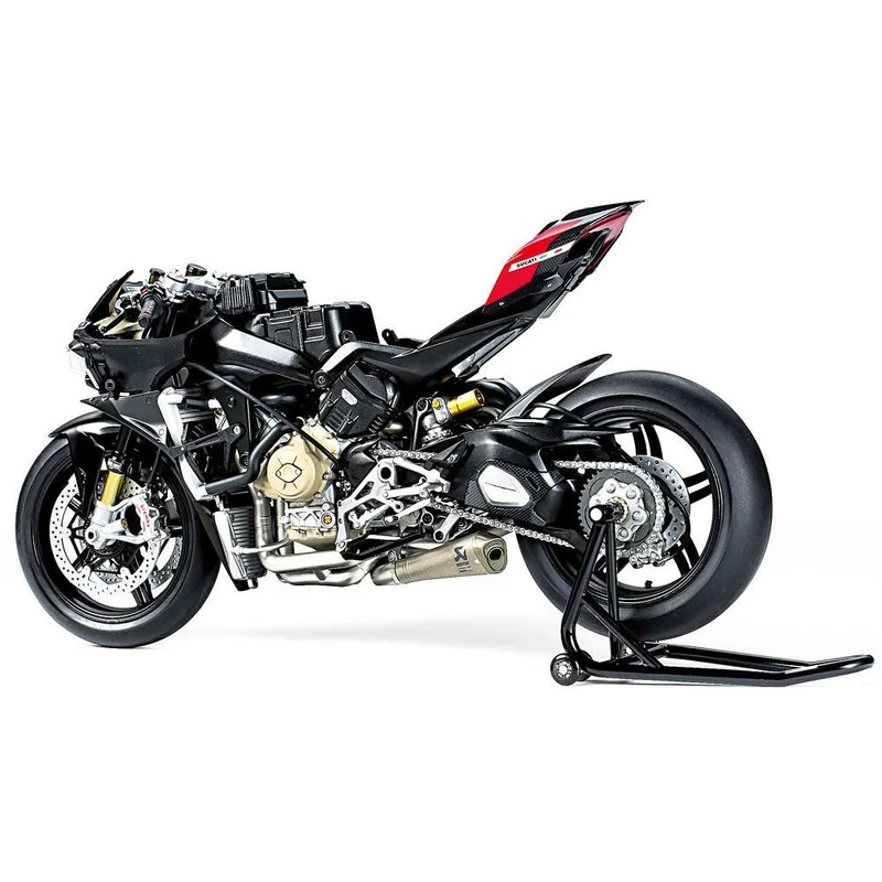 Tamiya 1/12 Ducati Superleggera V4 with Racing Kit
