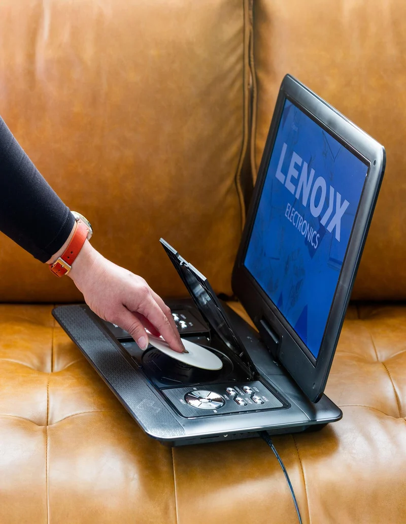 Lenoxx 15.4" Swivel Portable DVD Player and Screen (Rechargeable)