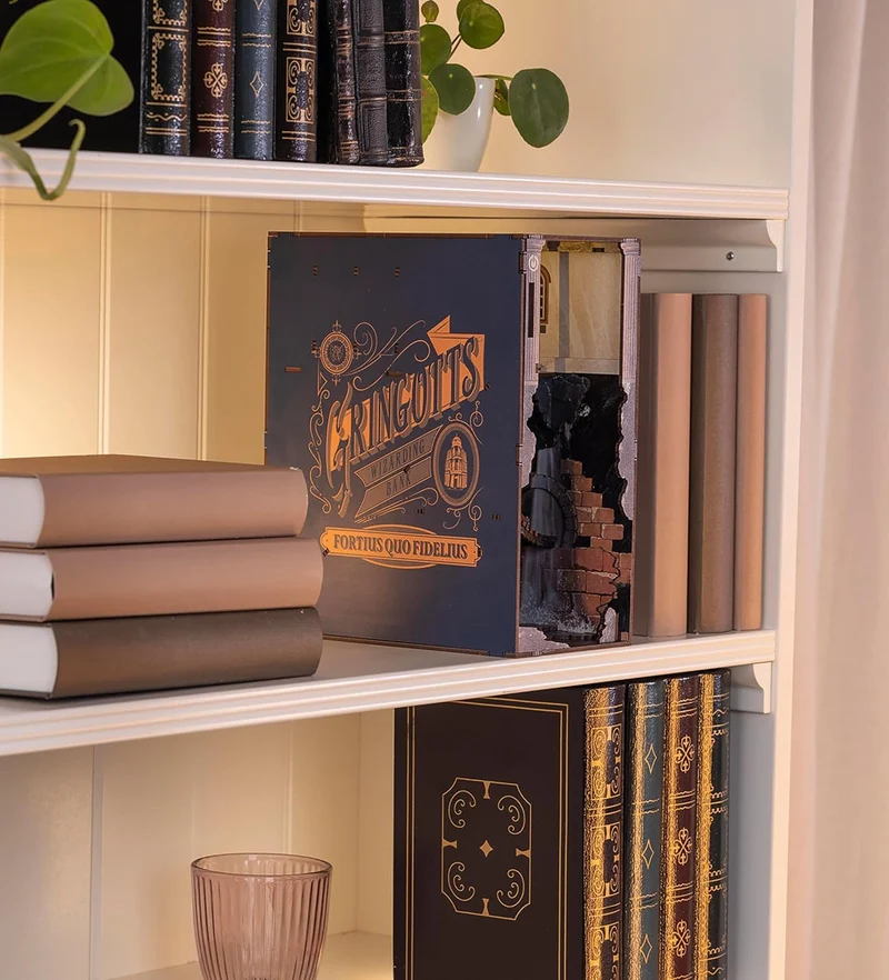 Revell 1/24 Harry Potter: Gringotts Bank Book Nook