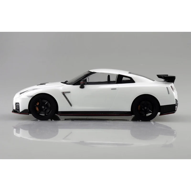 Aoshima 1/24 Snap R35 Nissan Gt-r Nismo 2017 Brilliant White Pearl
