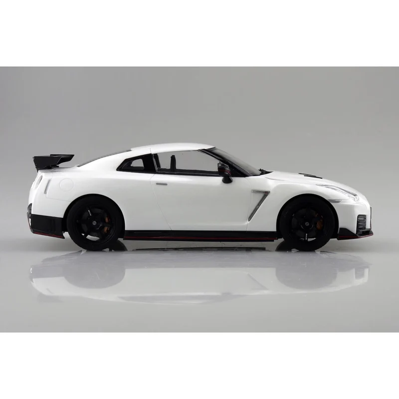 Aoshima 1/24 Snap R35 Nissan Gt-r Nismo 2017 Brilliant White Pearl