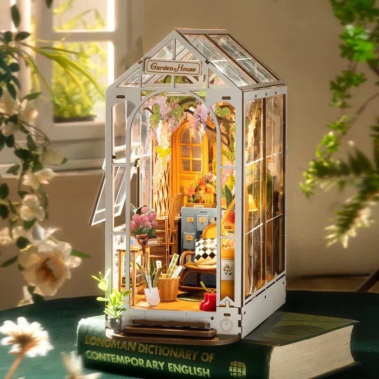 Robotime DIY 3D Bookends Garden House